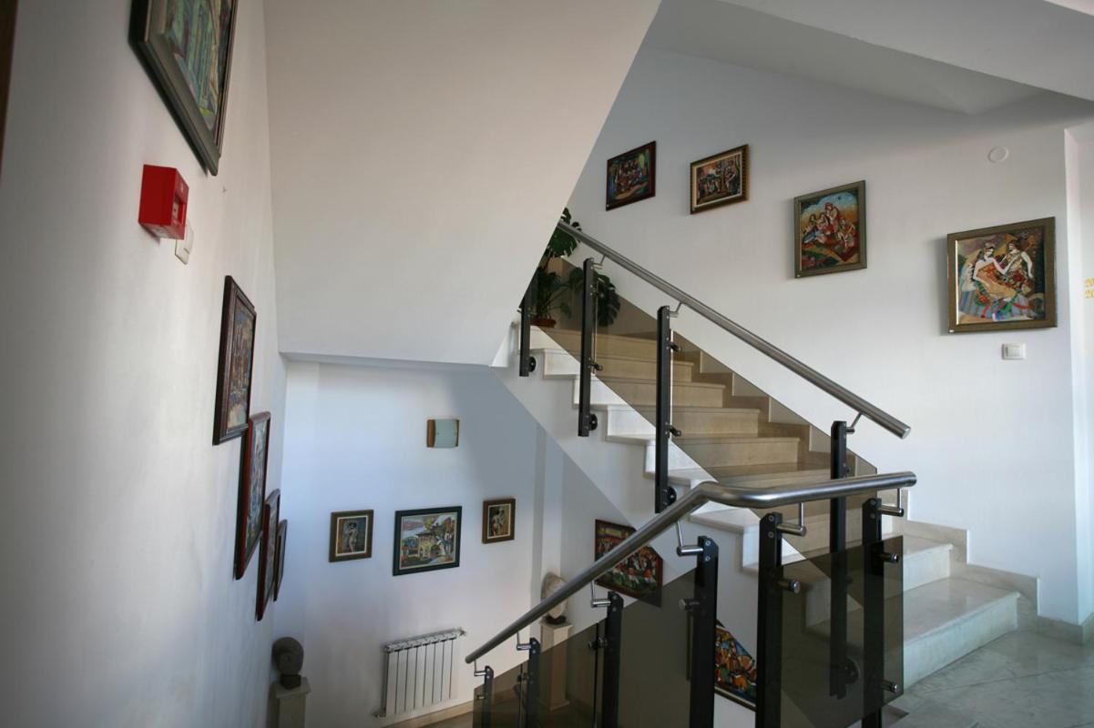 Family Art Hotel Gallery Pleven Eksteriør billede